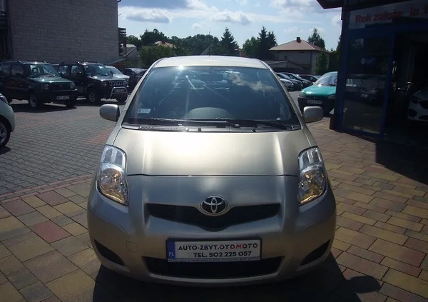 Toyota Yaris cena 20500 przebieg: 128000, rok produkcji 2010 z Krajenka małe 211